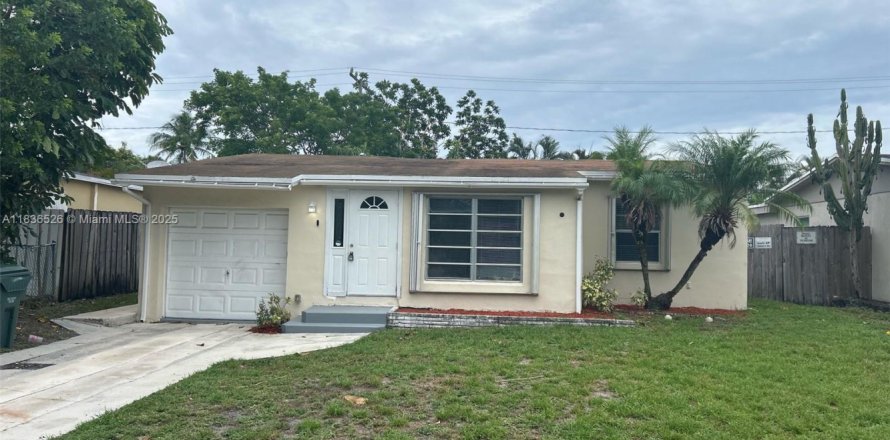 House in Oakland Park, Florida 2 bedrooms, 93 sq.m. № 1823709