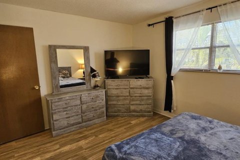 Copropriété à louer à Saint Petersburg, Floride: 1 chambre, 71.07 m2 № 1913382 - photo 14