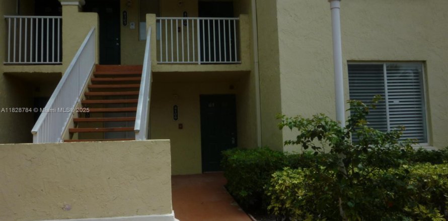 Condo in West Palm Beach, Florida, 1 bedroom № 1800715