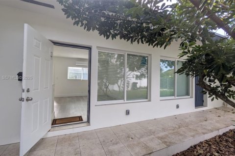 Купить коммерческую недвижимость в Норт-Майами-Бич, Флорида 114.27м2, № 2062918 - фото 29