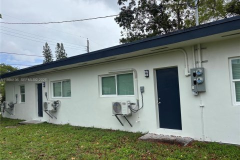 Купить коммерческую недвижимость в Норт-Майами-Бич, Флорида 114.27м2, № 2062918 - фото 5