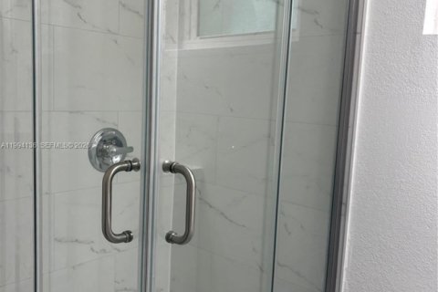 Купить коммерческую недвижимость в Норт-Майами-Бич, Флорида 114.27м2, № 2062918 - фото 11