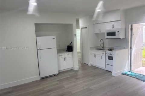 Купить коммерческую недвижимость в Норт-Майами-Бич, Флорида 114.27м2, № 2062918 - фото 16