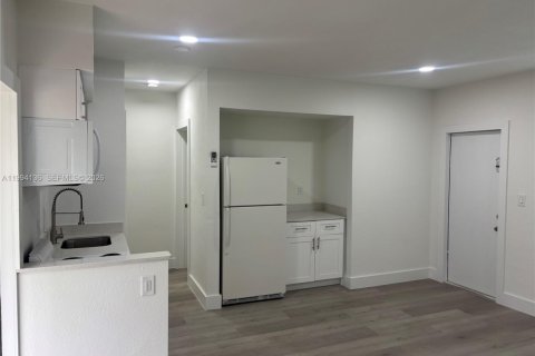 Купить коммерческую недвижимость в Норт-Майами-Бич, Флорида 114.27м2, № 2062918 - фото 14