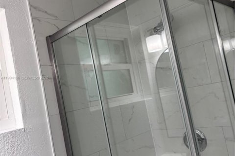 Купить коммерческую недвижимость в Норт-Майами-Бич, Флорида 114.27м2, № 2062918 - фото 18