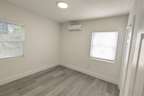 Купить коммерческую недвижимость в Норт-Майами-Бич, Флорида 114.27м2, № 2062918 - фото 26