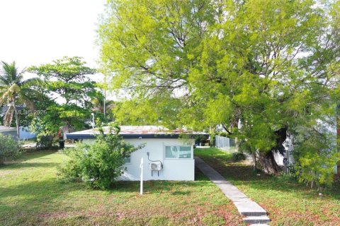 Купить коммерческую недвижимость в Норт-Майами-Бич, Флорида 114.27м2, № 2062918 - фото 25