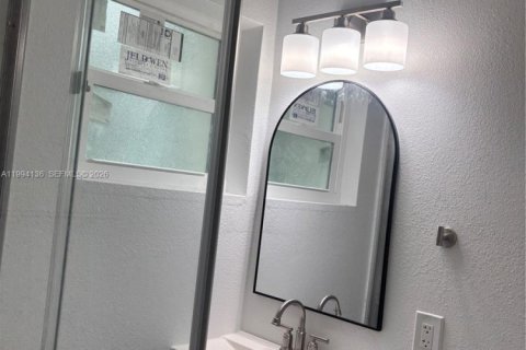 Купить коммерческую недвижимость в Норт-Майами-Бич, Флорида 114.27м2, № 2062918 - фото 13