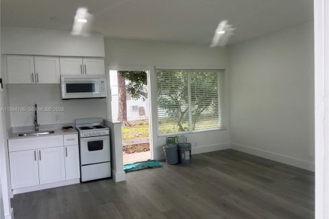 Купить коммерческую недвижимость в Норт-Майами-Бич, Флорида 114.27м2, № 2062918 - фото 15