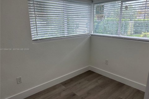 Купить коммерческую недвижимость в Норт-Майами-Бич, Флорида 114.27м2, № 2062918 - фото 20