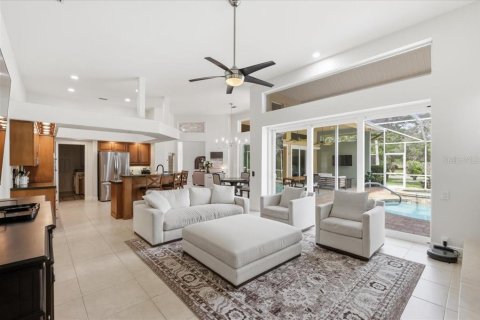 House in Weeki Wachee, Florida 4 bedrooms, 263.1 sq.m. № 2212152 - photo 14