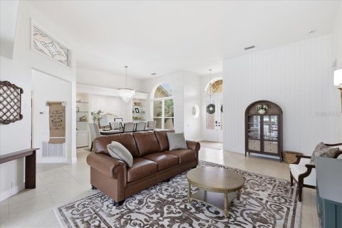 House in Weeki Wachee, Florida 4 bedrooms, 263.1 sq.m. № 2212152 - photo 5