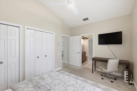 House in Weeki Wachee, Florida 4 bedrooms, 263.1 sq.m. № 2212152 - photo 24