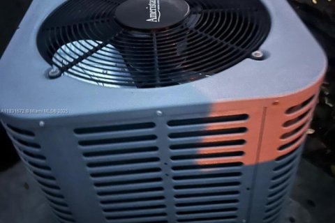 Copropriété à vendre à Pembroke Pines, Floride: 2 chambres, 76.09 m2 № 1978416 - photo 24