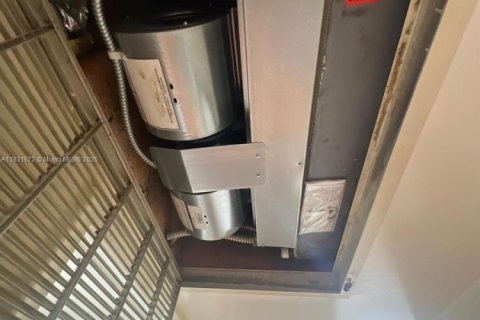 Copropriété à vendre à Pembroke Pines, Floride: 2 chambres, 76.09 m2 № 1978416 - photo 23