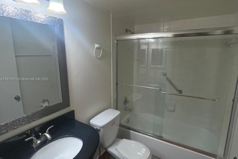 Copropriété à vendre à Pembroke Pines, Floride: 2 chambres, 76.09 m2 № 1978416 - photo 14