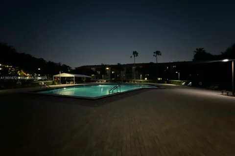 Copropriété à vendre à Pembroke Pines, Floride: 2 chambres, 76.09 m2 № 1978416 - photo 22