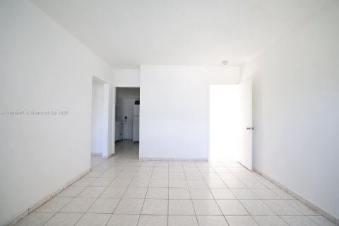 Appartement à louer à Miami Beach, Floride: 2 chambres, 74.32 m2 № 1956679 - photo 2