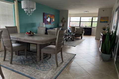 Copropriété à vendre à Sunrise, Floride: 2 chambres, 115.66 m2 № 1708727 - photo 6