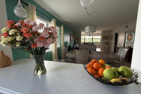 Copropriété à vendre à Sunrise, Floride: 2 chambres, 115.66 m2 № 1708727 - photo 12