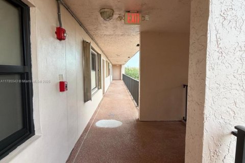 Copropriété à vendre à Sunrise, Floride: 2 chambres, 115.66 m2 № 1708727 - photo 24