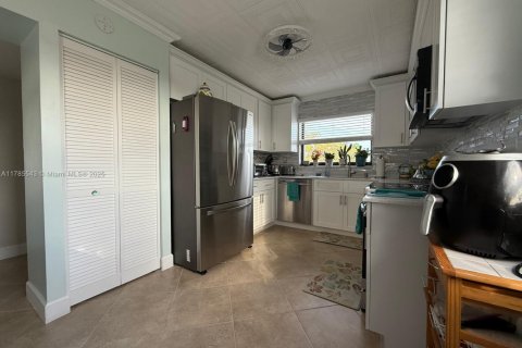 Copropriété à vendre à Sunrise, Floride: 2 chambres, 115.66 m2 № 1708727 - photo 1