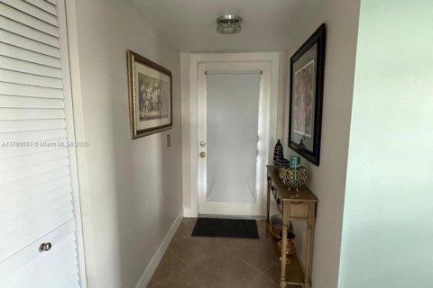 Copropriété à vendre à Sunrise, Floride: 2 chambres, 115.66 m2 № 1708727 - photo 10