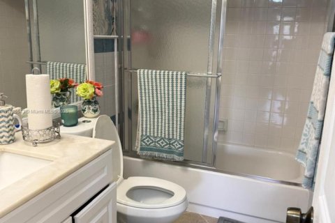 Copropriété à vendre à Sunrise, Floride: 2 chambres, 115.66 m2 № 1708727 - photo 13