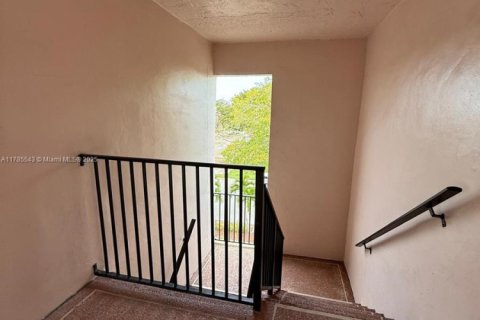 Copropriété à vendre à Sunrise, Floride: 2 chambres, 115.66 m2 № 1708727 - photo 23