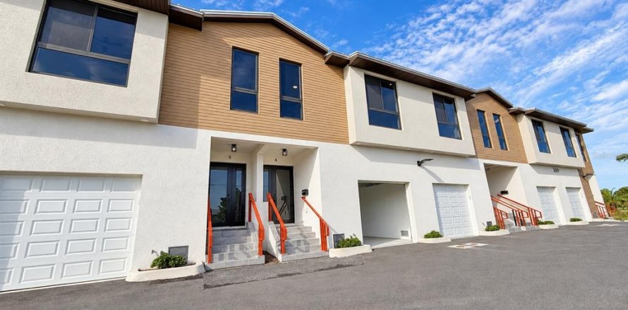 Touwnhouse à Punta Gorda, Floride 3 chambres, 135.73 m2 № 2399353