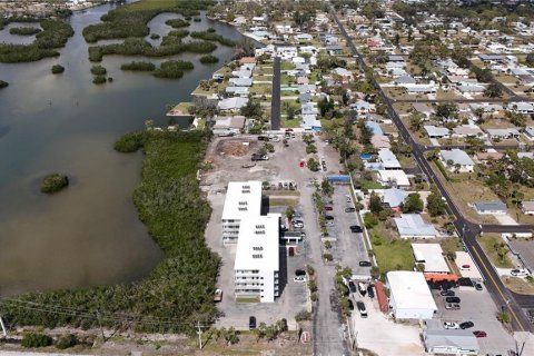 Propiedad comercial en venta en Englewood, Florida № 1568788 - foto 13