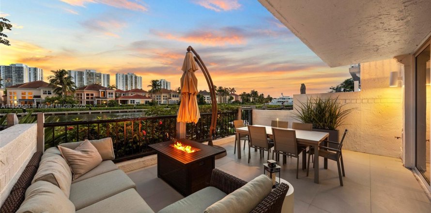 Touwnhouse à Aventura, Floride 4 chambres, 232.07 m2 № 1883849
