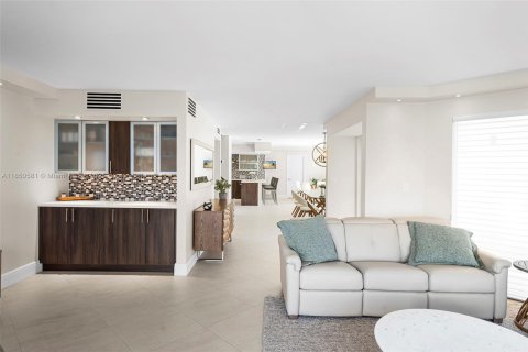 Touwnhouse à vendre à Aventura, Floride: 4 chambres, 232.07 m2 № 1883849 - photo 10