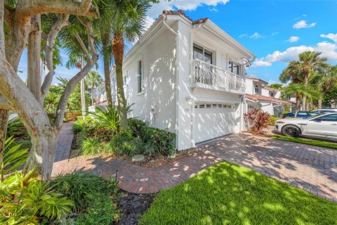 Touwnhouse à vendre à Aventura, Floride: 4 chambres, 232.07 m2 № 1883849 - photo 4