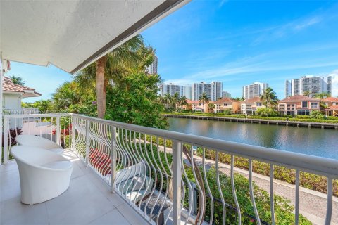 Touwnhouse à vendre à Aventura, Floride: 4 chambres, 232.07 m2 № 1883849 - photo 24
