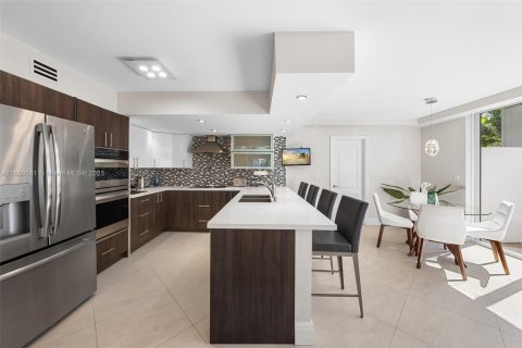 Touwnhouse à vendre à Aventura, Floride: 4 chambres, 232.07 m2 № 1883849 - photo 14