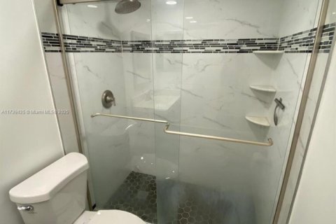Condo in Coral Springs, Florida, 2 bedrooms  № 1669299 - photo 4
