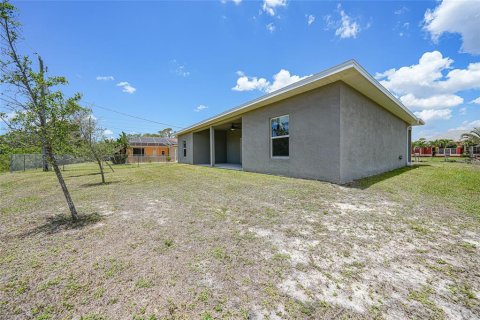House in Port Charlotte, Florida 3 bedrooms, 145.21 sq.m. № 1740261 - photo 30