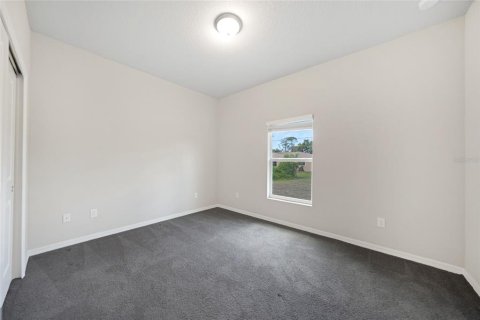 House in Port Charlotte, Florida 3 bedrooms, 145.21 sq.m. № 1740261 - photo 18