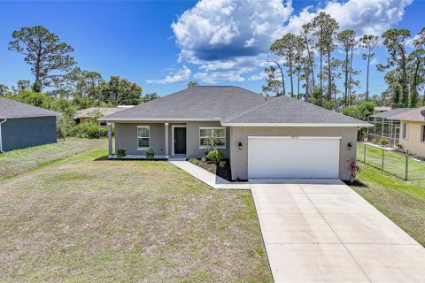 House in Port Charlotte, Florida 3 bedrooms, 145.21 sq.m. № 1740261 - photo 1