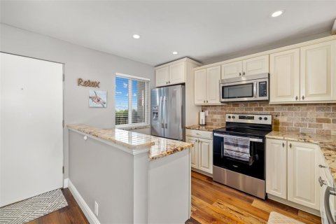Copropriété à vendre à Sarasota, Floride: 2 chambres, 101.54 m2 № 2148445 - photo 16