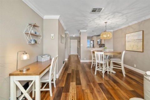Copropriété à vendre à Sarasota, Floride: 2 chambres, 101.54 m2 № 2148445 - photo 13