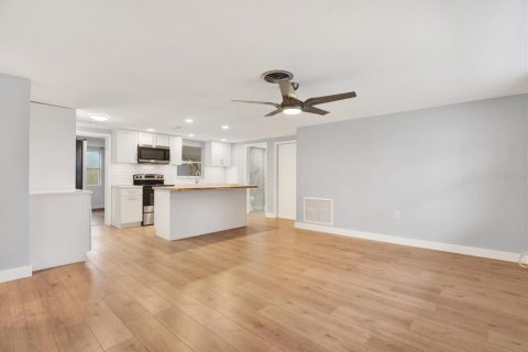 Casa en venta en New Port Richey, Florida, 3 dormitorios, 98.76 m2 № 1557167 - foto 13