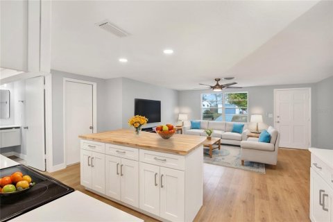 Casa en venta en New Port Richey, Florida, 3 dormitorios, 98.76 m2 № 1557167 - foto 17