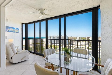Condo in Sarasota, Florida, 2 bedrooms  № 2145430 - photo 10