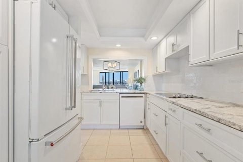 Condo in Sarasota, Florida, 2 bedrooms  № 2145430 - photo 19