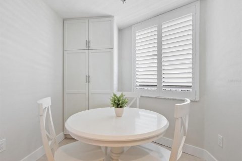 Condo in Sarasota, Florida, 2 bedrooms  № 2145430 - photo 18