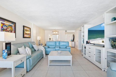 Condo in Sarasota, Florida, 2 bedrooms  № 2145430 - photo 12