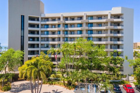 Condo in Sarasota, Florida, 2 bedrooms  № 2145430 - photo 4