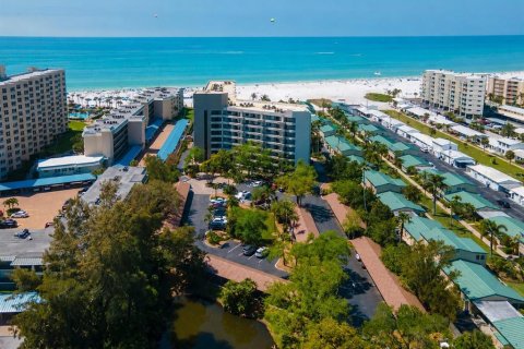 Condo in Sarasota, Florida, 2 bedrooms  № 2145430